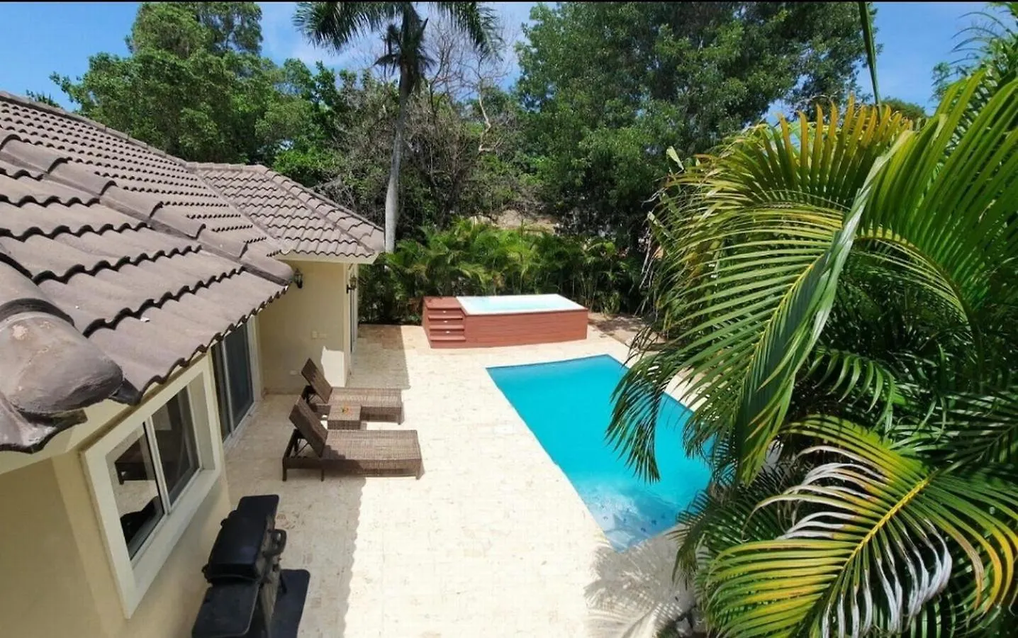 2 Bed 2 Bath Villa With Jacuzzi, High Speed Wi-Fi Sosua